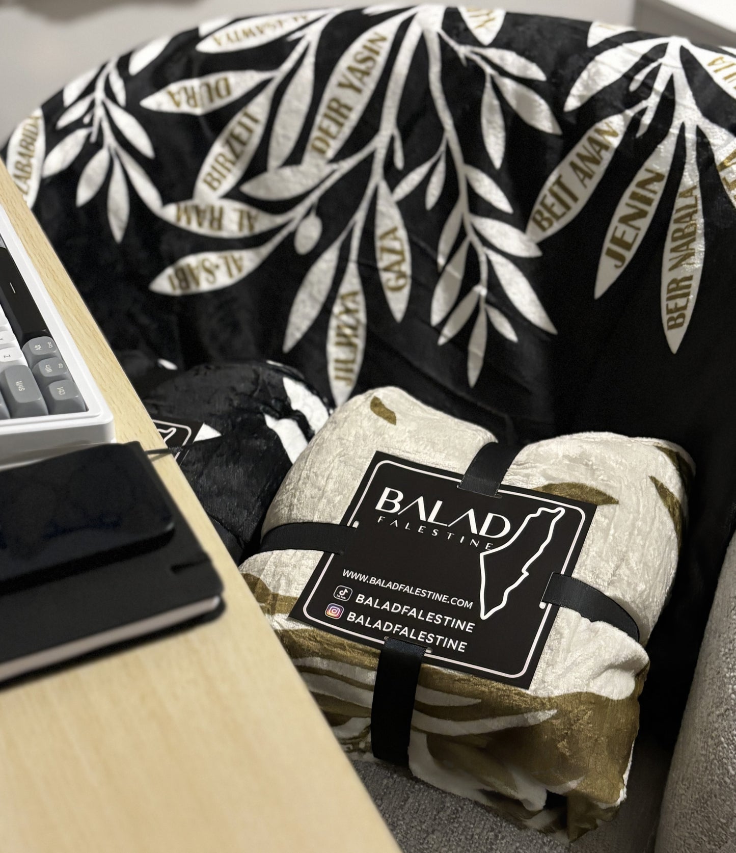 Balad Falestine Blanket– Black